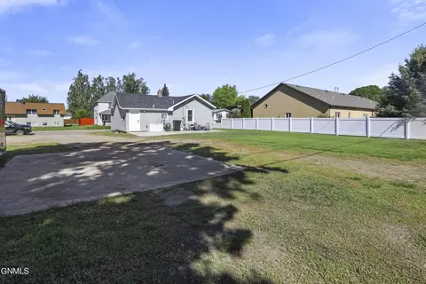 1904 7th Ave E, Williston, ND 58801 photo 6