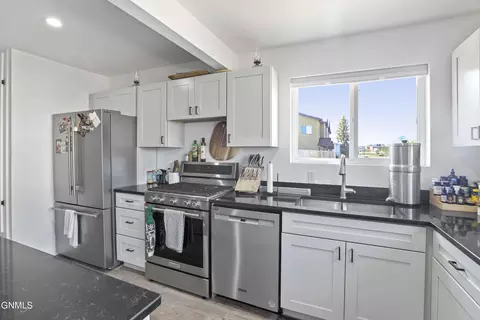 1904 7th Ave E, Williston, ND 58801 photo 9