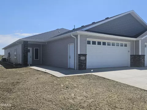 2502 34th Ave SE, Mandan, ND 58554