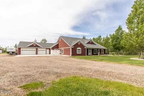 2501 Clover Pl, Bismarck, ND 58503