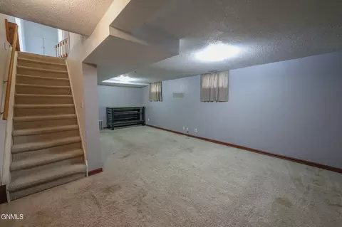 401 5th Ave W, Williston, ND 58801 photo 20