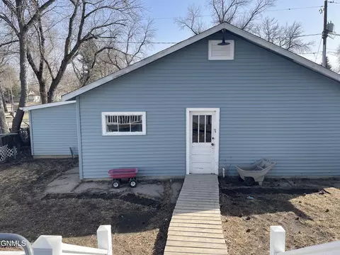620 3rd St SE, Jamestown, ND 58401 photo 20