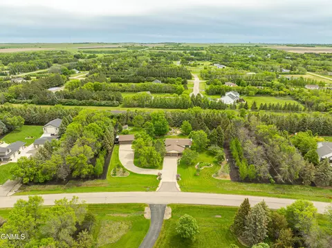 View/Area - 9405 Oak Dr, Bismarck, ND 58503 photo 13 of 18