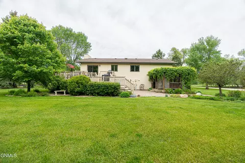 Exterior - 9405 Oak Dr, Bismarck, ND 58503 photo 14 of 52