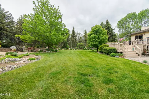Exterior - 9405 Oak Dr, Bismarck, ND 58503 photo 10 of 52