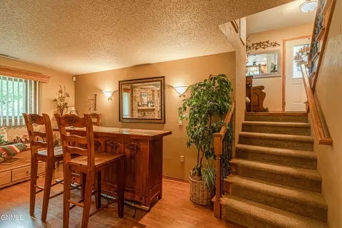 Dining - 9405 Oak Dr, Bismarck, ND 58503 photo 3 of 5