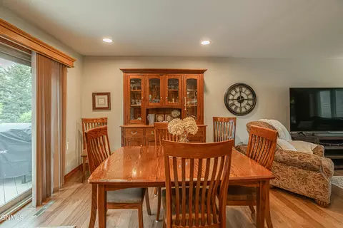 Dining - 9405 Oak Dr, Bismarck, ND 58503 photo 1 of 5