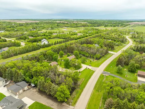 View/Area - 9405 Oak Dr, Bismarck, ND 58503 photo 12 of 18