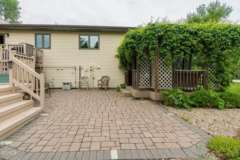 Exterior - 9405 Oak Dr, Bismarck, ND 58503 photo 22 of 52
