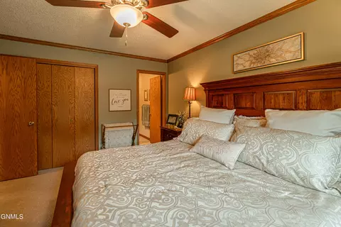 Bedroom - 9405 Oak Dr, Bismarck, ND 58503 photo 3 of 5