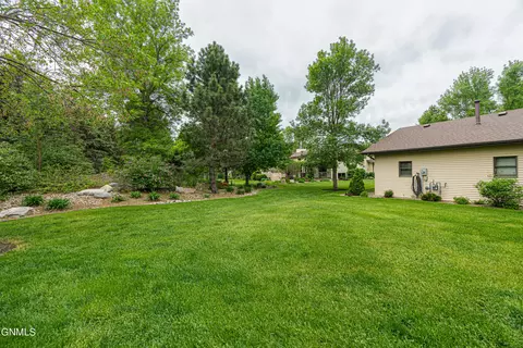 Exterior - 9405 Oak Dr, Bismarck, ND 58503 photo 3 of 52