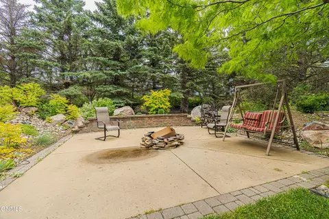 Exterior - 9405 Oak Dr, Bismarck, ND 58503 photo 13 of 52