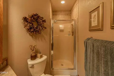 Bath - 9405 Oak Dr, Bismarck, ND 58503 photo 1 of 11