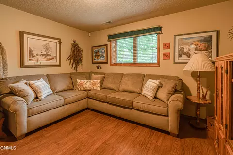 Living - 9405 Oak Dr, Bismarck, ND 58503 photo 4 of 8