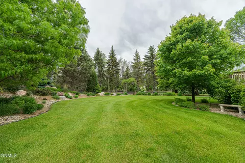 Exterior - 9405 Oak Dr, Bismarck, ND 58503 photo 15 of 52