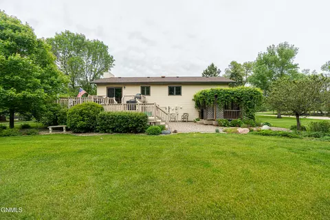 Exterior - 9405 Oak Dr, Bismarck, ND 58503 photo 31 of 52