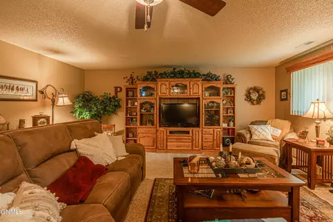 Living - 9405 Oak Dr, Bismarck, ND 58503 photo 6 of 8