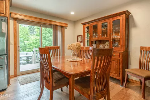 Dining - 9405 Oak Dr, Bismarck, ND 58503 photo 2 of 5
