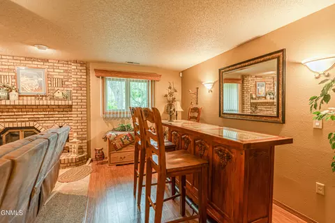 Dining - 9405 Oak Dr, Bismarck, ND 58503 photo 4 of 5