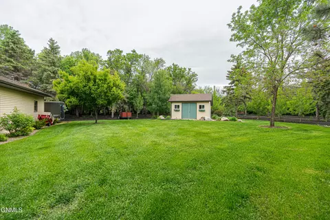 Exterior - 9405 Oak Dr, Bismarck, ND 58503 photo 8 of 52