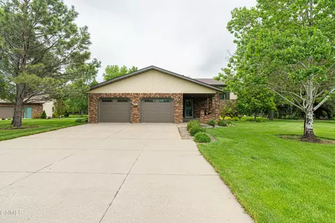 Exterior - 9405 Oak Dr, Bismarck, ND 58503 photo 36 of 52