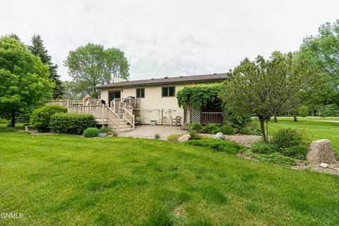 Exterior - 9405 Oak Dr, Bismarck, ND 58503 photo 30 of 52