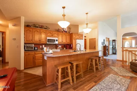 774 Interstate Ave, Bismarck, ND 58503 photo 9