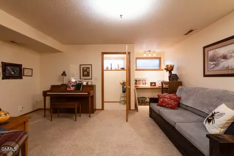 774 Interstate Ave, Bismarck, ND 58503 photo 21