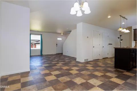 4717 Corvette St NW, Mandan, ND 58554 photo 9