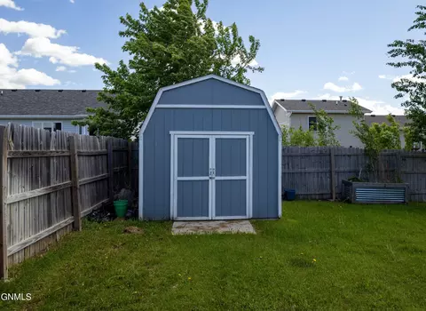 4717 Corvette St NW, Mandan, ND 58554 photo 35