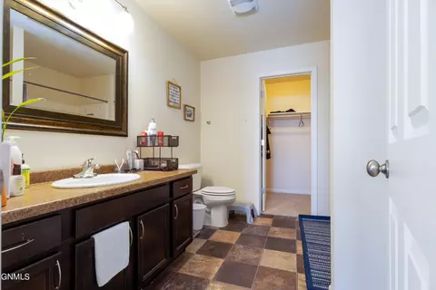 4717 Corvette St NW, Mandan, ND 58554 photo 16