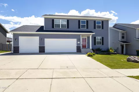 4717 Corvette St NW, Mandan, ND 58554