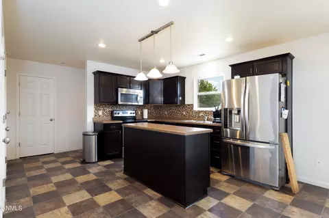 4717 Corvette St NW, Mandan, ND 58554 photo 5