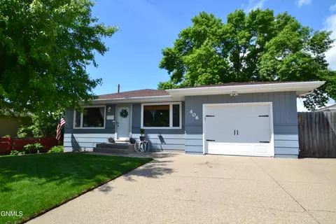 406 S 17th St, Bismarck, ND 58504