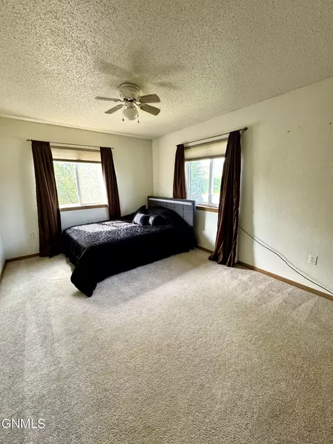 Bedroom - 580 Zabolotny Dr, Killdeer, ND 58640 photo 1 of 3