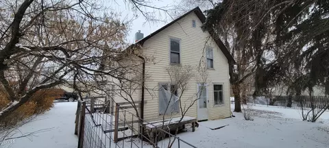 324 Church St, Ray, ND 58849