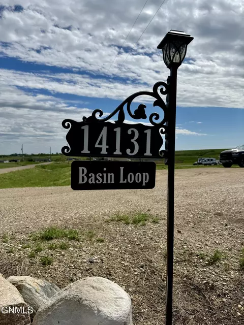 14131 Basin Loop, Williston, ND 58801 photo 2
