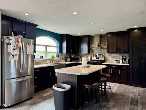 14131 Basin Loop, Williston, ND 58801 photo 7