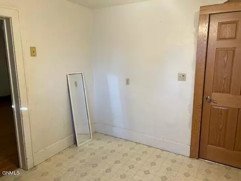 Entry Way - 618 Main St, Williston, ND 58801 photo 6 of 9