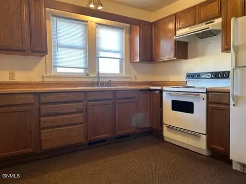 Kitchen - 618 Main St, Williston, ND 58801 photo 7 of 7