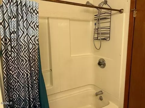 Bath - 618 Main St, Williston, ND 58801 photo 6 of 6