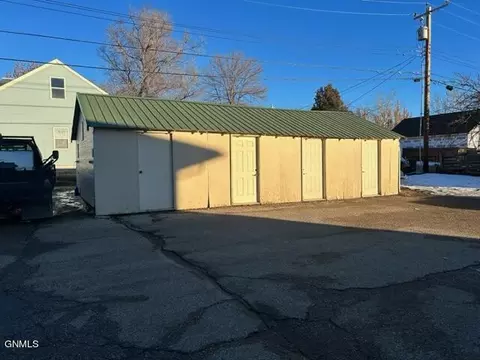 Exterior - 618 Main St, Williston, ND 58801 photo 2 of 8