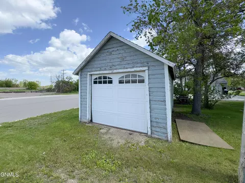 6 2nd St SE, Stanley, ND 58784 photo 38