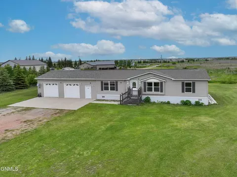 10441 66th St NW, Tioga, ND 58852