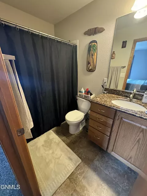 1018 Calvert Dr, Bismarck, ND 58503 photo 25