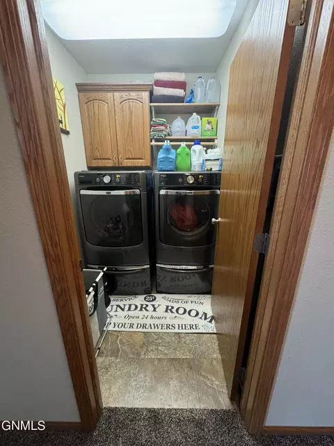 1018 Calvert Dr, Bismarck, ND 58503 photo 19