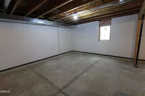 1018 Calvert Dr, Bismarck, ND 58503 photo 31