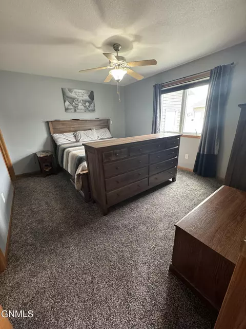 1018 Calvert Dr, Bismarck, ND 58503 photo 21