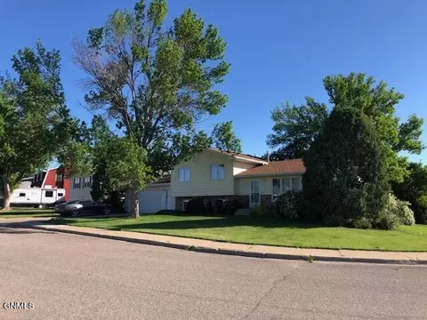 700 Johns Dr, Mandan, ND 58554