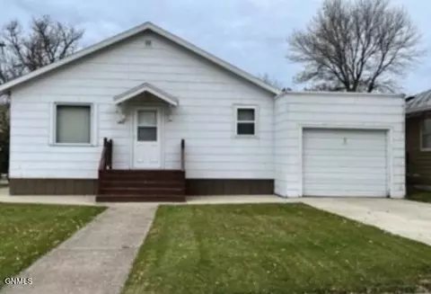 400 2nd St NW, Linton, ND 58552